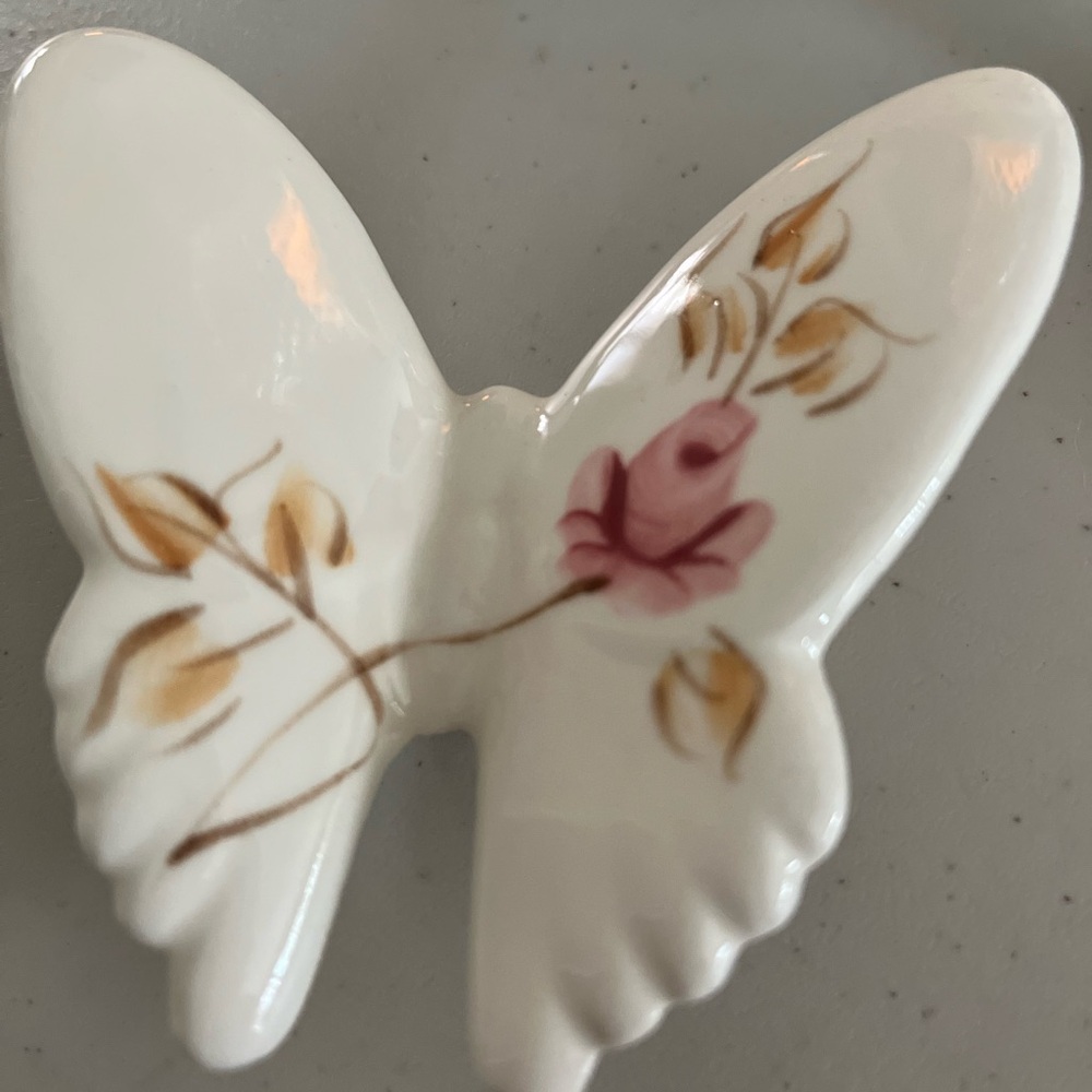Lasting products. Made in USA. Beautiful butterfly piece fir bathroom counter - Picture 3 of 6
